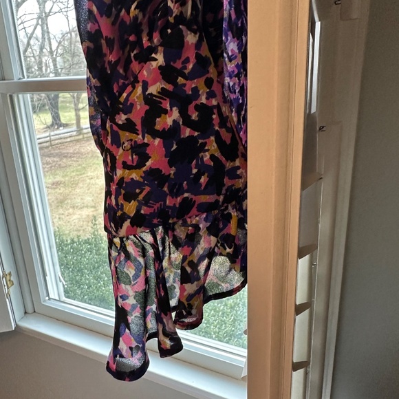 Alice & Trixie Silk Blouse size L button detail flowy cuffed sleeves - Picture 6 of 7